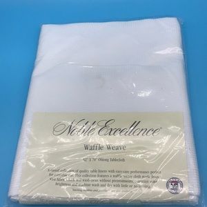 Noble Excellence waffle weave tablecloth.